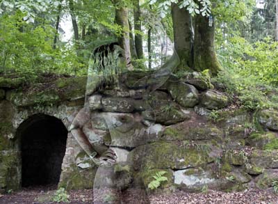 Höhle am Schwanenweiher